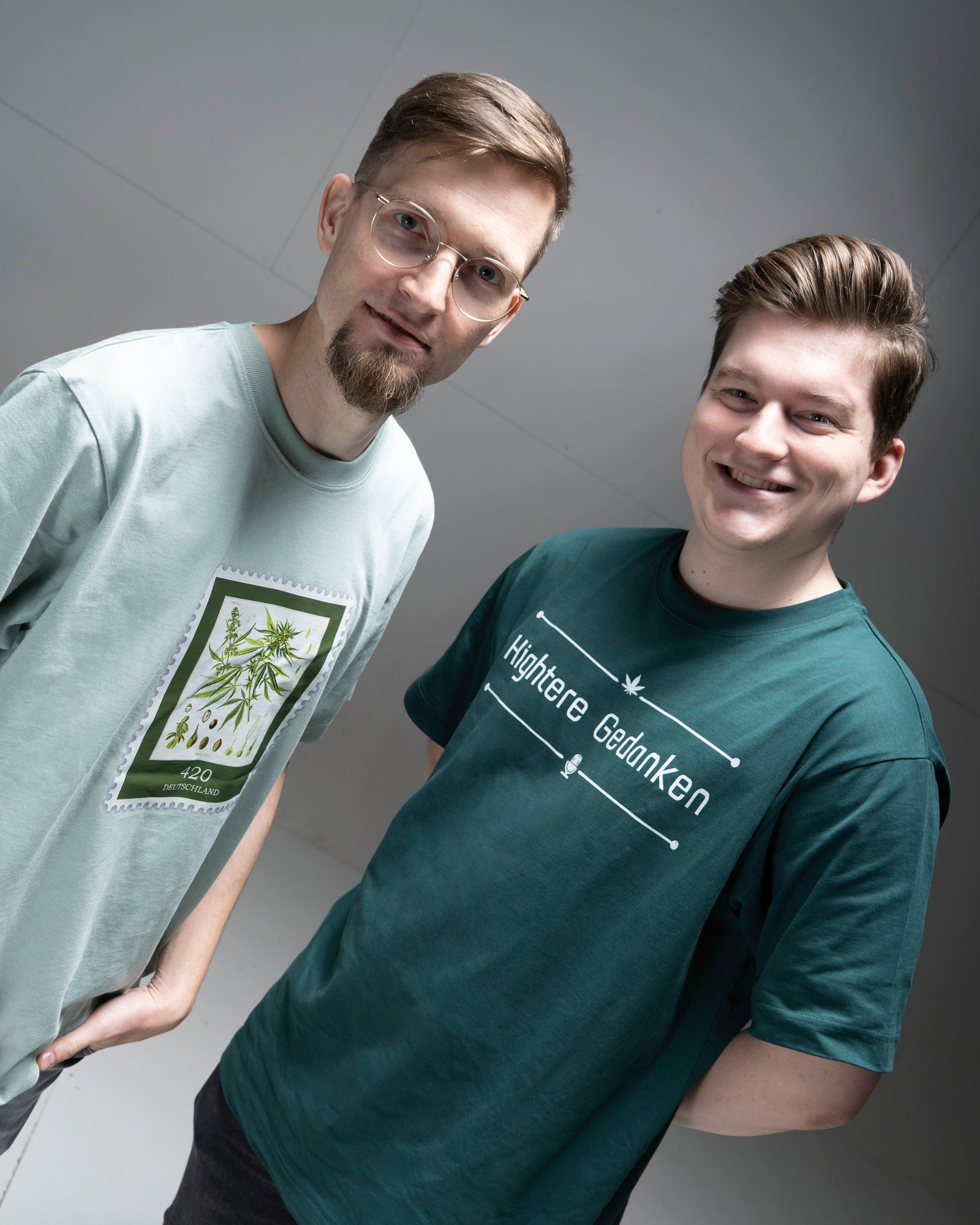 Dominik im Proud New Dad Sweatshirt